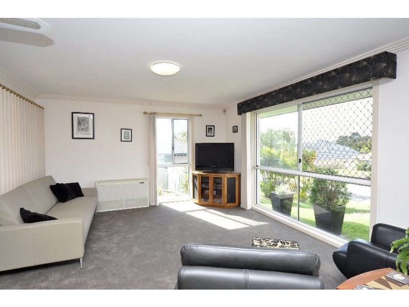 14 Pearson Close, Arundel QLD 4214