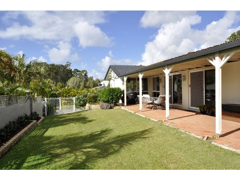 14 Pearson Close, Arundel QLD 4214