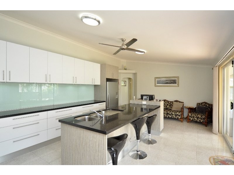 14 Pearson Close, Arundel QLD 4214