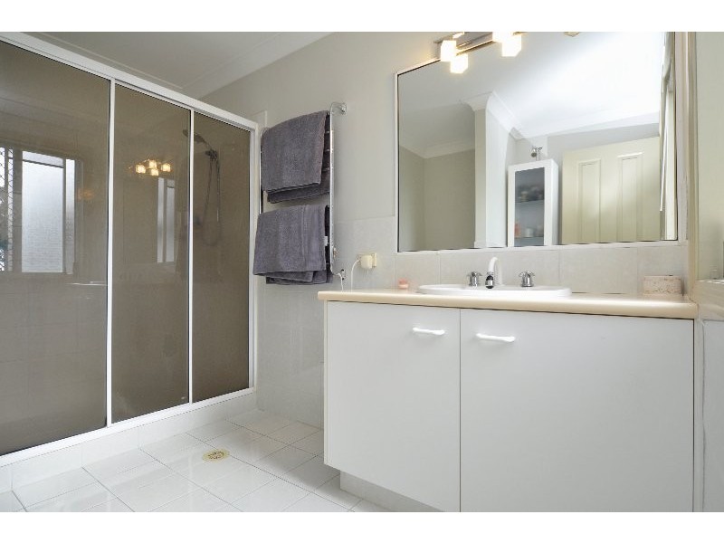 14 Pearson Close, Arundel QLD 4214