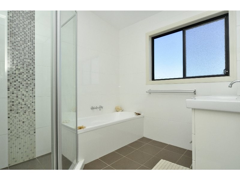 2 Barrington Street, Upper Coomera QLD 4209