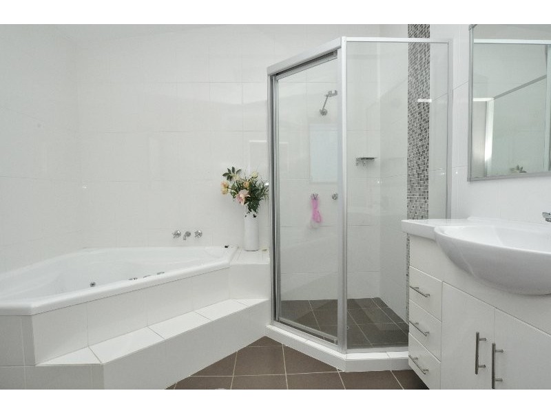 2 Barrington Street, Upper Coomera QLD 4209