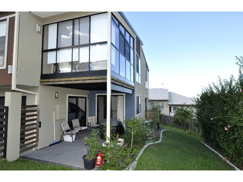 2 Barrington Street, Upper Coomera QLD 4209