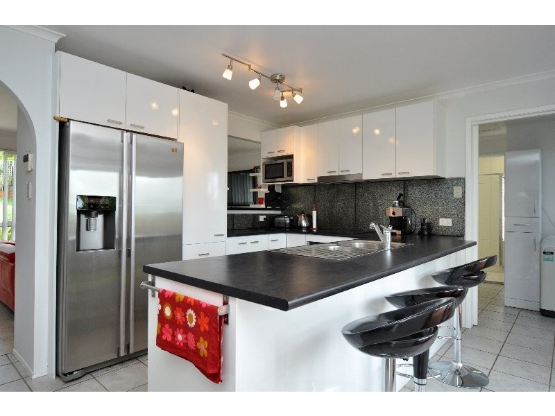 4 Remount Place, Carrara QLD 4211