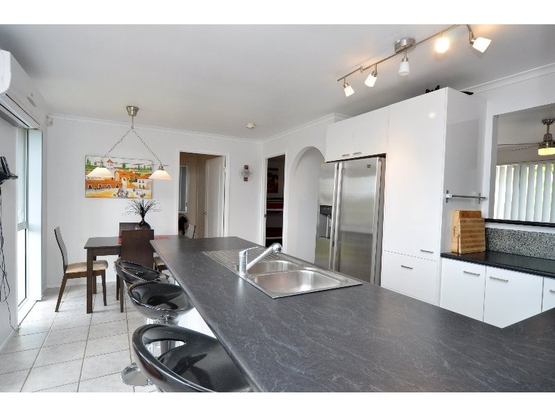 4 Remount Place, Carrara QLD 4211