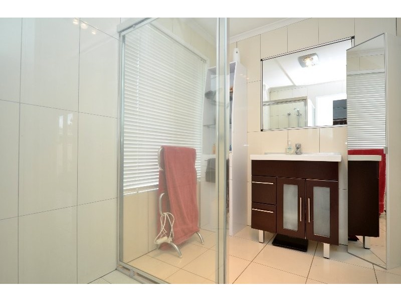 4 Remount Place, Carrara QLD 4211
