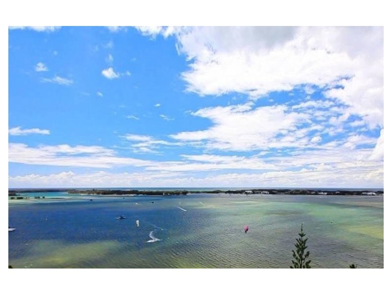 20 Robert Street, Labrador QLD 4215