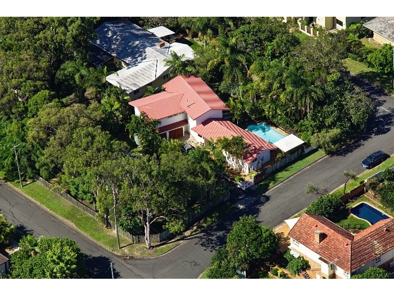 4 Hilltop Street, Labrador QLD 4215