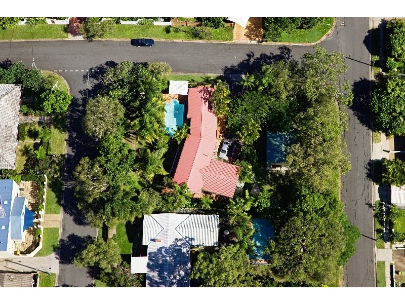 4 Hilltop Street, Labrador QLD 4215