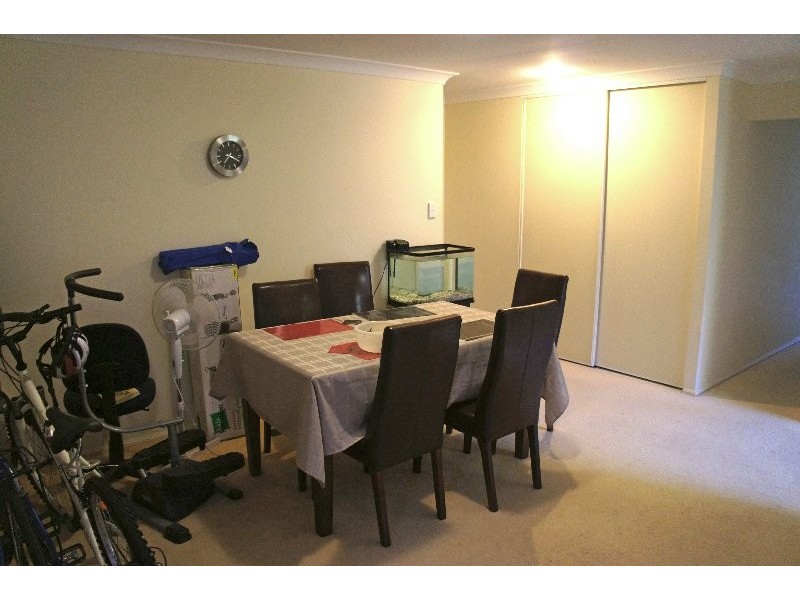 2/8 Souzys Court, Labrador QLD 4215