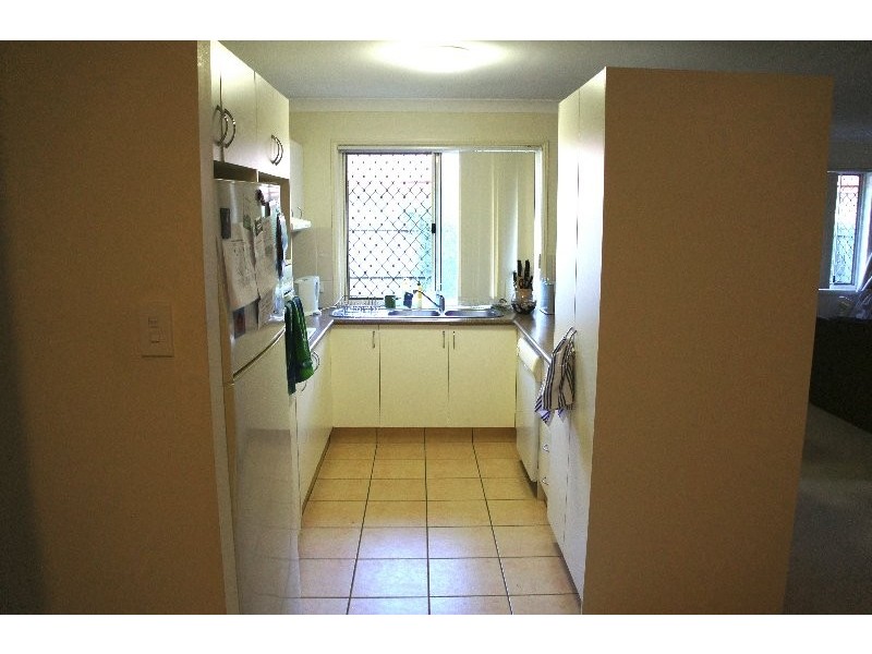 2/8 Souzys Court, Labrador QLD 4215