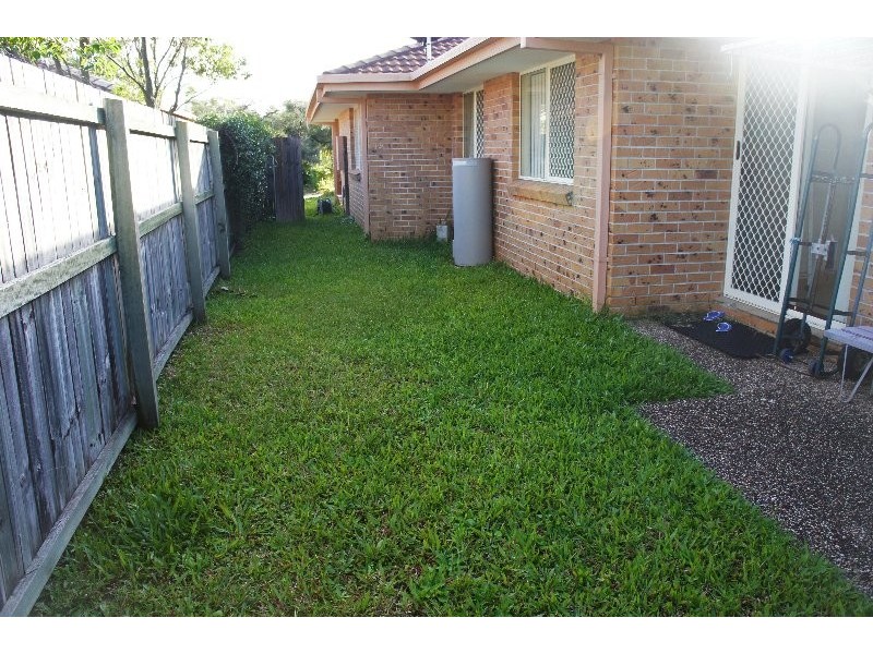 2/8 Souzys Court, Labrador QLD 4215