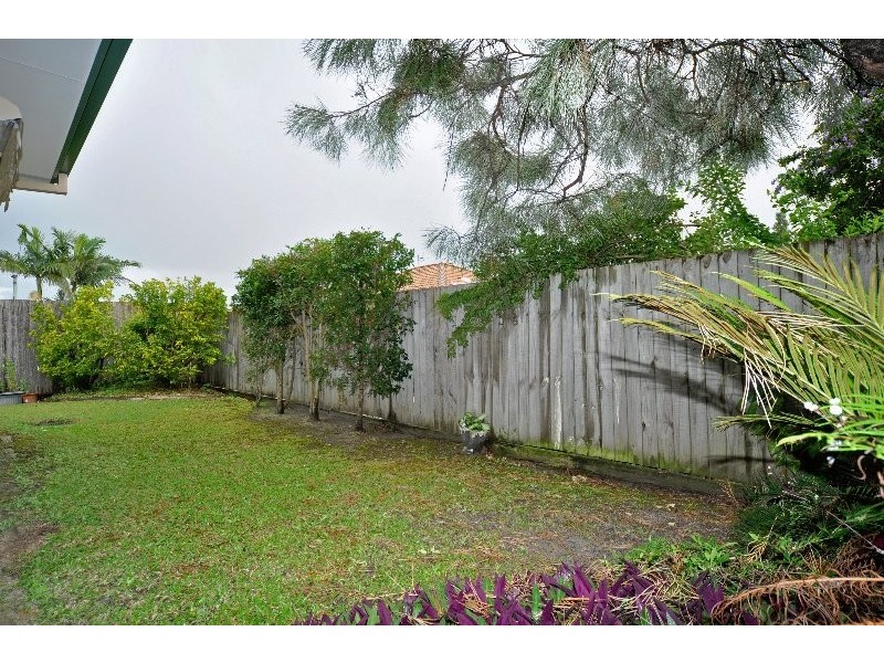 1/11 Tanias Place, Labrador QLD 4215