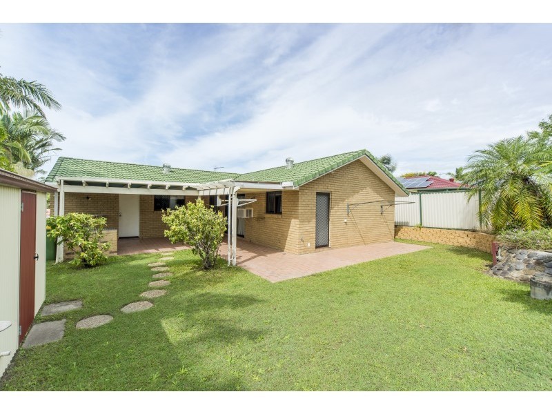 18 Melbourne Road, Arundel QLD 4214