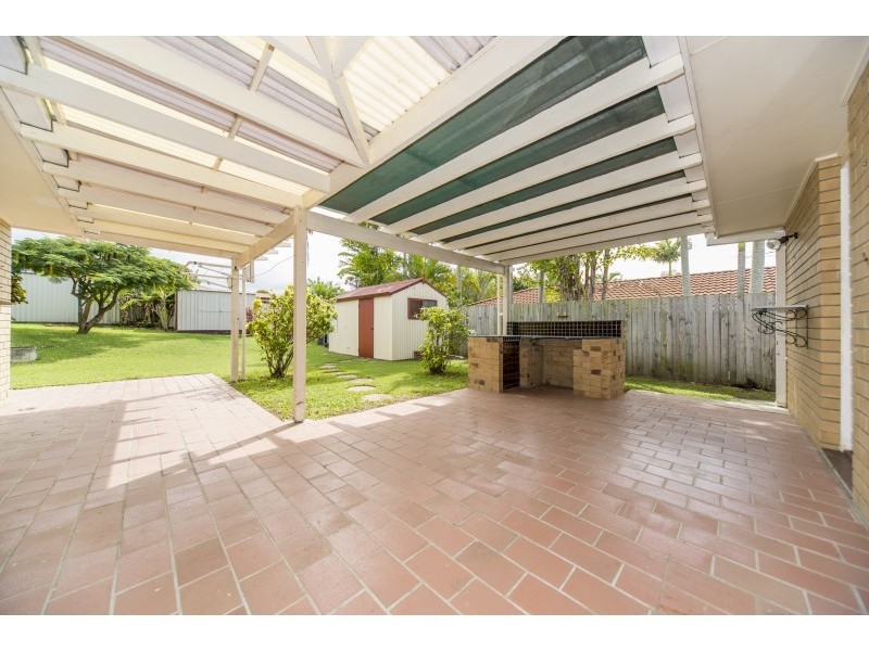 18 Melbourne Road, Arundel QLD 4214