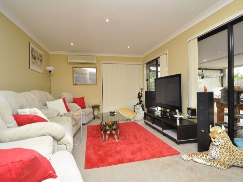 8 Duice Court, Oxenford QLD 4210