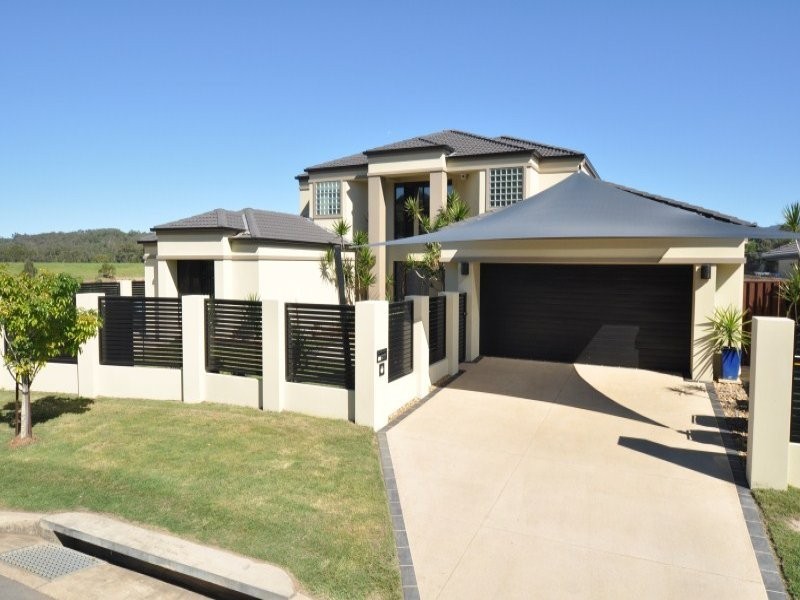 61 Brittany Drive, Oxenford QLD 4210