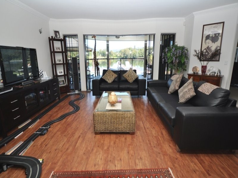 61 Brittany Drive, Oxenford QLD 4210