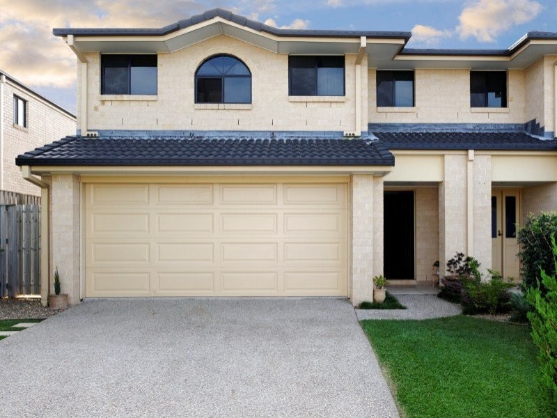 1/16 Crosby Avenue, Pacific Pines QLD 4211