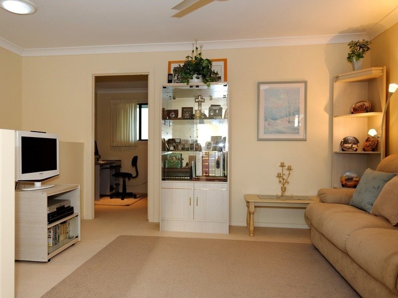 1/16 Crosby Avenue, Pacific Pines QLD 4211