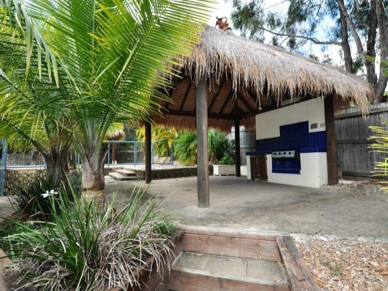 8 Wilmot Place, Helensvale QLD 4212