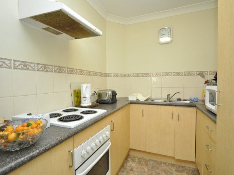 2/83 Cootharaba Drive, Helensvale QLD 4212