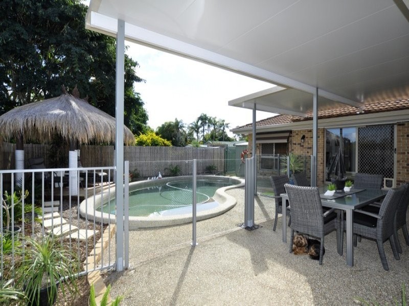 8 Singleton Court, Helensvale QLD 4212