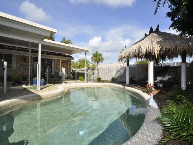 8 Singleton Court, Helensvale QLD 4212