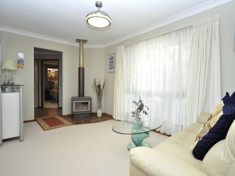 8 Singleton Court, Helensvale QLD 4212