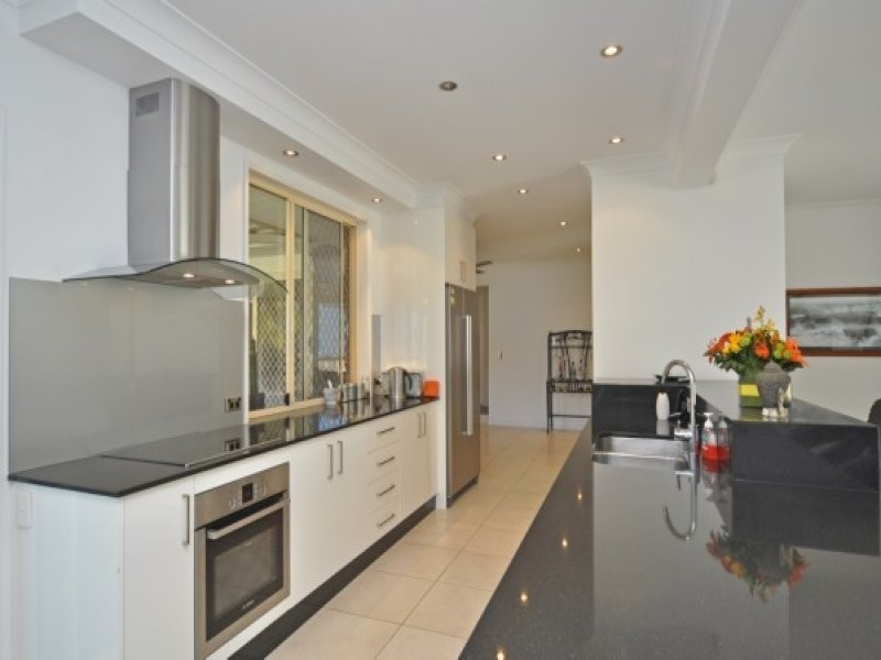 12 Gosford Court, Helensvale QLD 4212