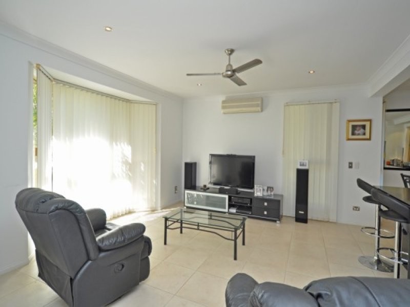 12 Gosford Court, Helensvale QLD 4212