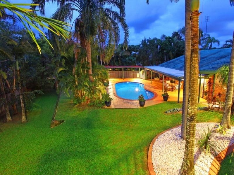 9 Berri Place, Helensvale QLD 4212