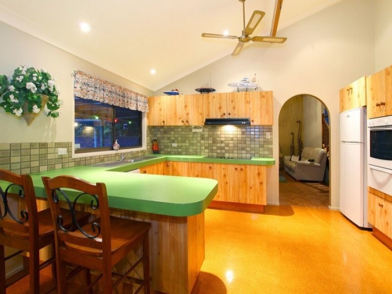 9 Berri Place, Helensvale QLD 4212