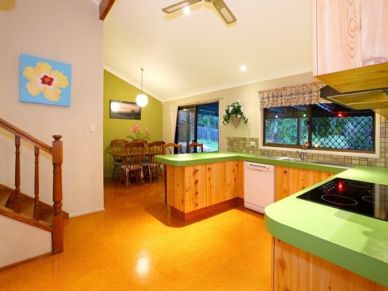 9 Berri Place, Helensvale QLD 4212