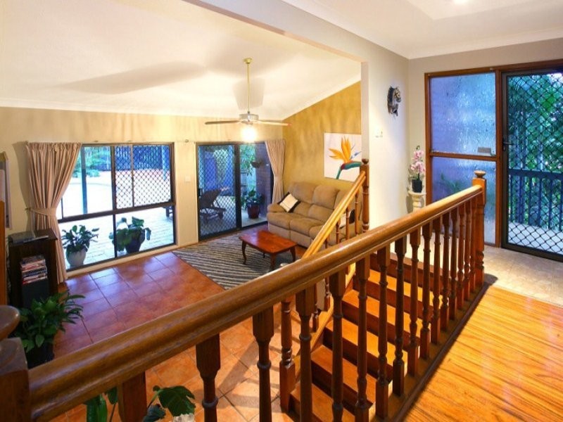 9 Berri Place, Helensvale QLD 4212