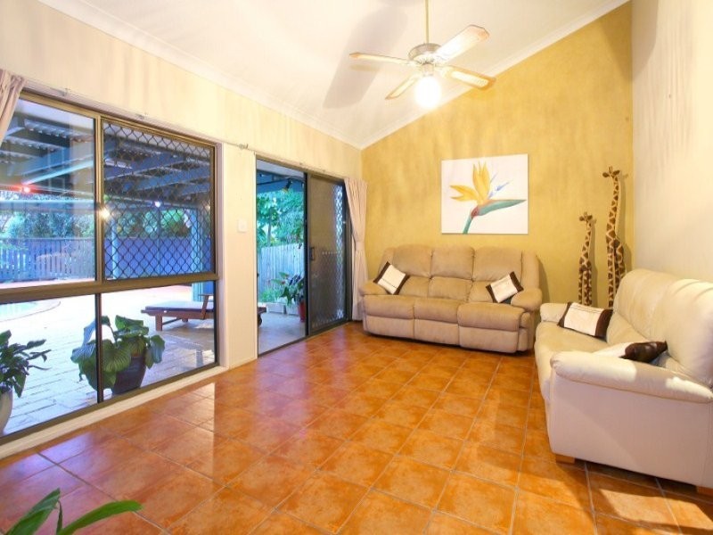 9 Berri Place, Helensvale QLD 4212