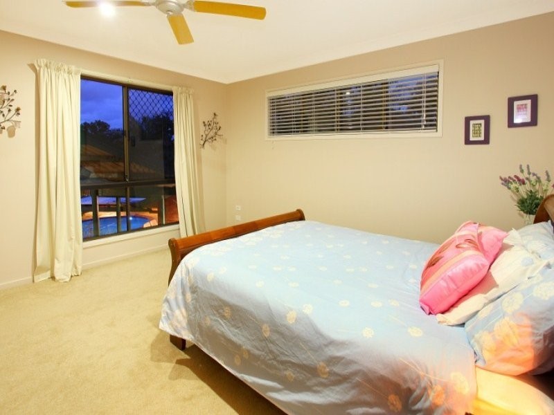 9 Berri Place, Helensvale QLD 4212