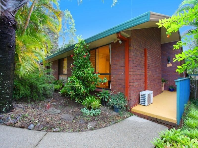 9 Berri Place, Helensvale QLD 4212