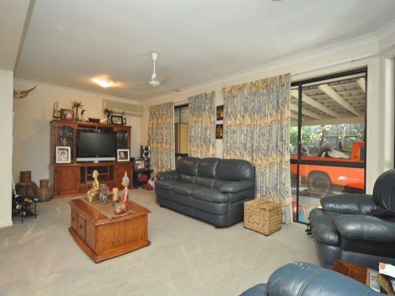 30 Barr’s Avenue, Oxenford QLD 4210