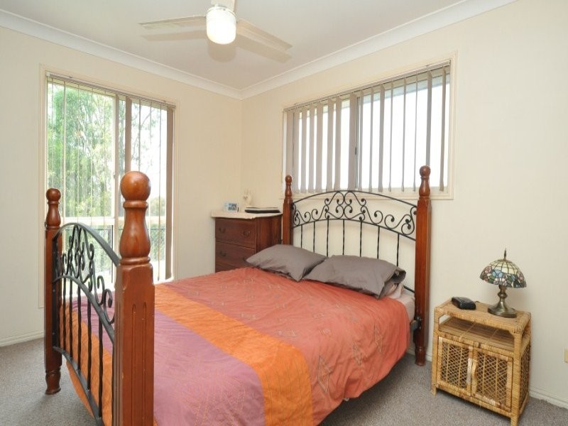 33 Crestridge Crescent, Oxenford QLD 4210