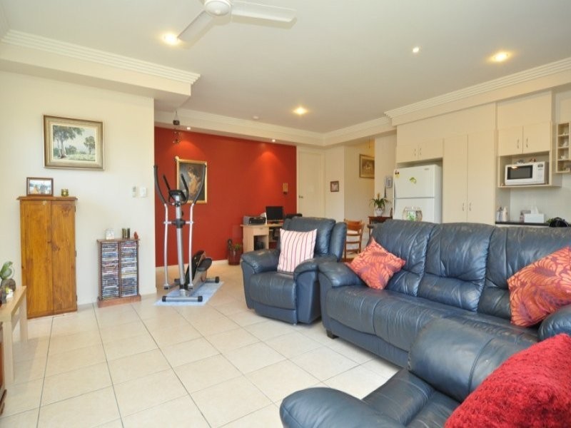 2/2 Livingstone Street, Upper Coomera QLD 4209