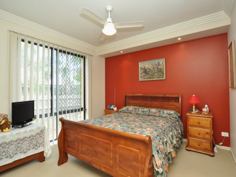 2/2 Livingstone Street, Upper Coomera QLD 4209