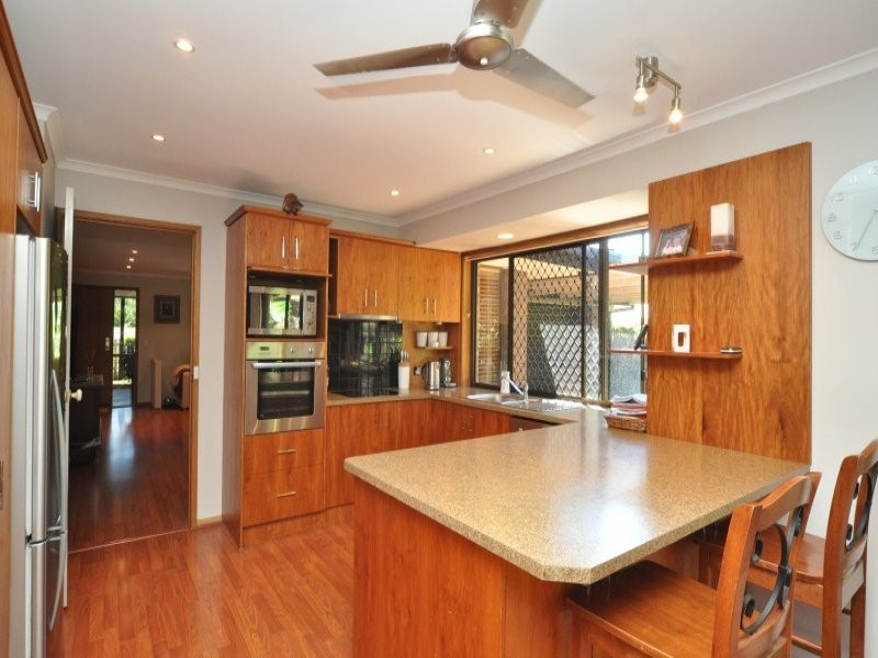 8 Linksview Court, Helensvale QLD 4212