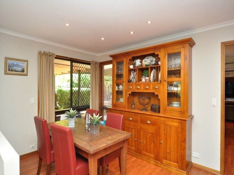 8 Linksview Court, Helensvale QLD 4212