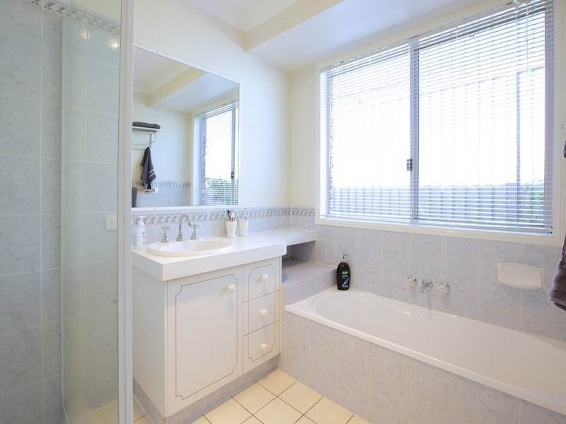 9 Plympton Court, Helensvale QLD 4212