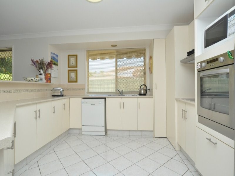 17 Cootharaba Drive, Helensvale QLD 4212