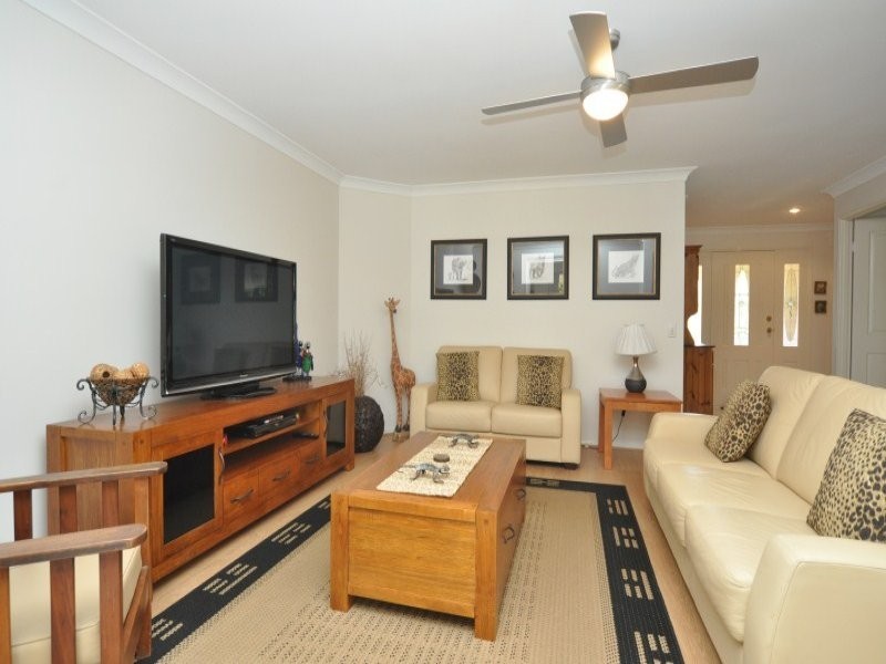 17 Cootharaba Drive, Helensvale QLD 4212