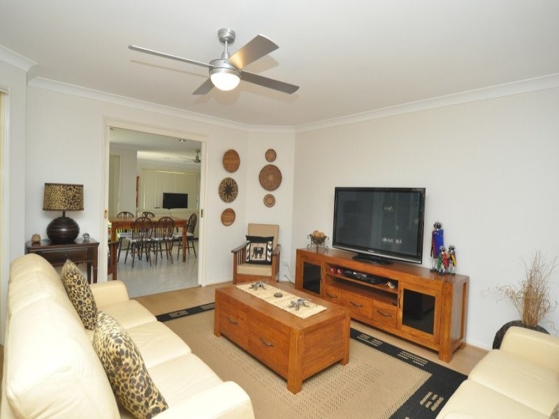 17 Cootharaba Drive, Helensvale QLD 4212