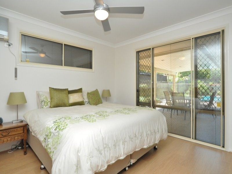 17 Cootharaba Drive, Helensvale QLD 4212