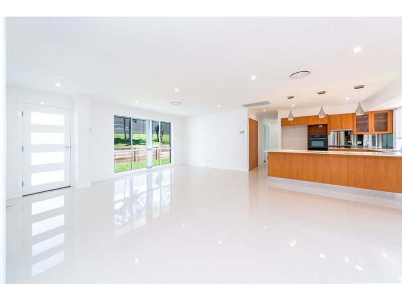 24 Latrobe Avenue, Helensvale QLD 4212